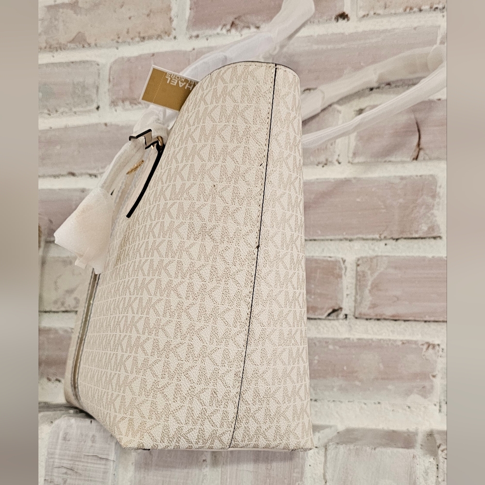 ♥️NWT Michael Kors Pale Gold Sheila Large Signature Metallic Tote Bag MSRP $628♥ - Picture 5 of 9